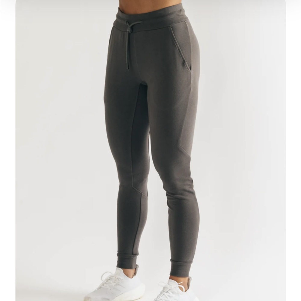 Alphalete joggers, Iron Ore, Size Medium. New with tags!